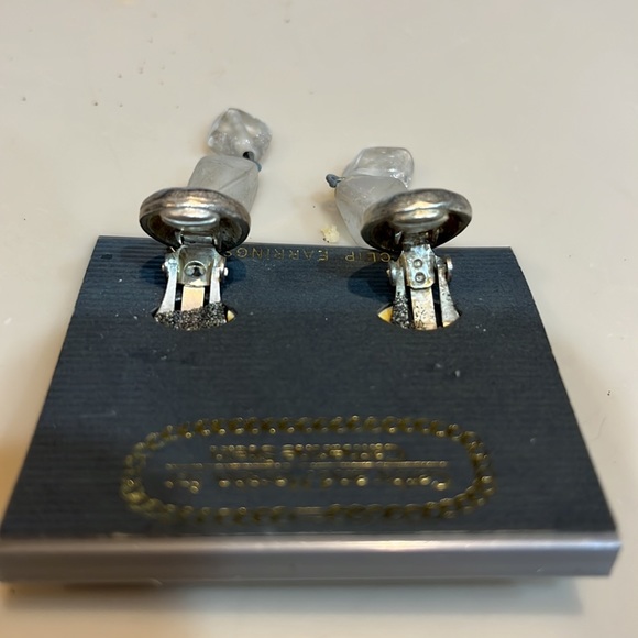 Vintage clip earrings - Picture 3 of 4